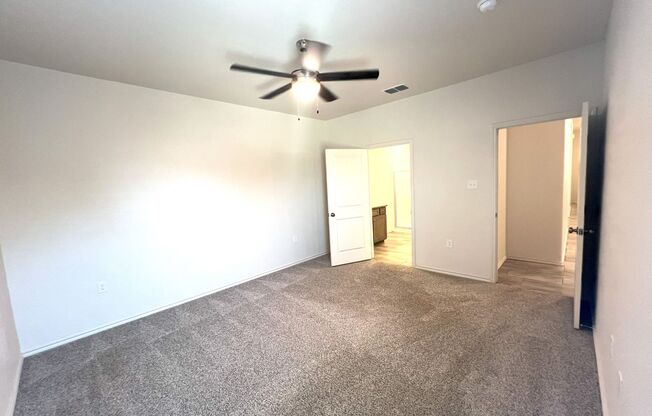 3 beds, 2 baths, $1,300