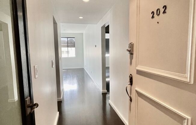 Spacious 2 Bedroom 2 Bath Condo in West LA