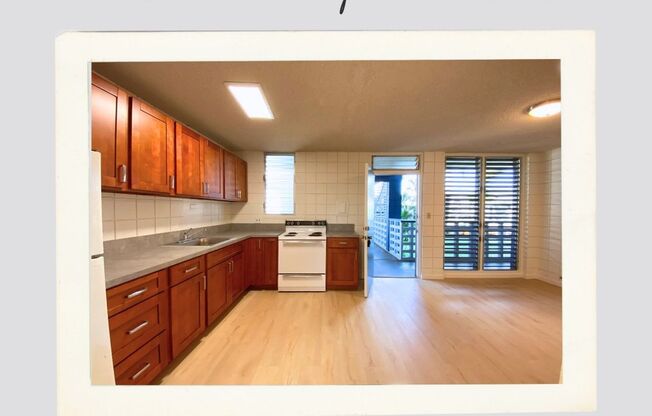 Kalhi Kaumualii Park 1 Bedroom, 1 Bathroom, 1 Parking Condominium with Pool in Cool Building