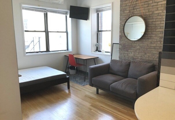 Studio, 1 bath, $2,600, Unit 62