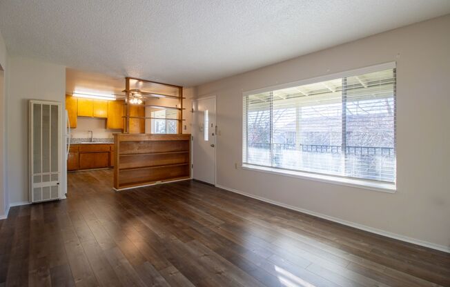 2 beds, 1 bath, 850 sqft, $1,695, Unit 4554