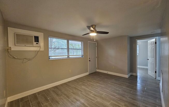 2 beds, 1 bath, $1,250, Unit Unit A