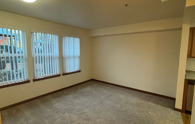Studio, 1 bath, 337 sqft, $1,249, Unit A108