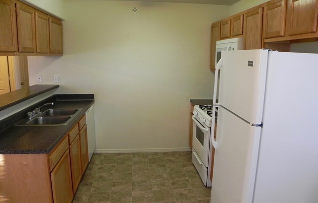 2 beds, 1 bath, 900 sqft, $995, Unit Unit 3