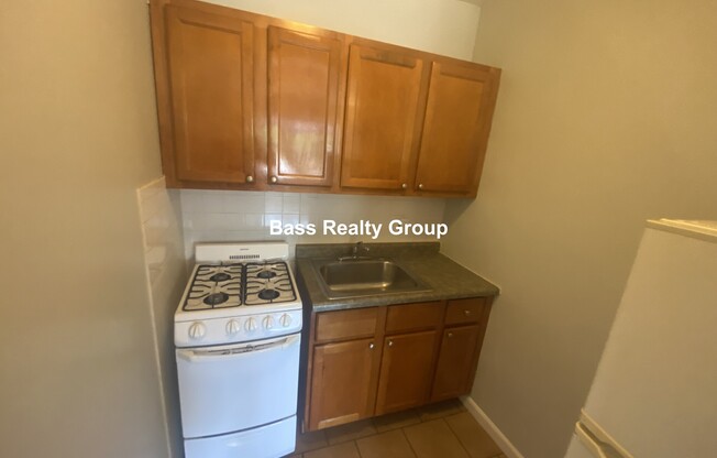 1722 W ESTES