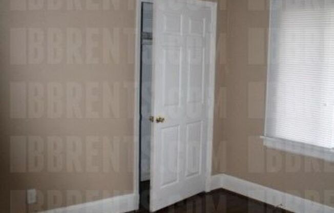 2 beds, 1 bath, $895