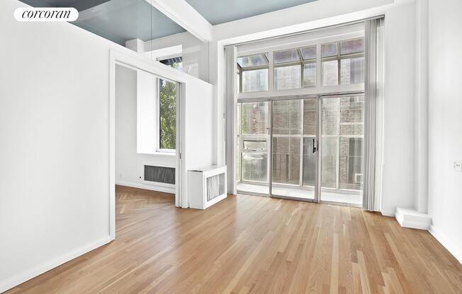 12 E 12 ST