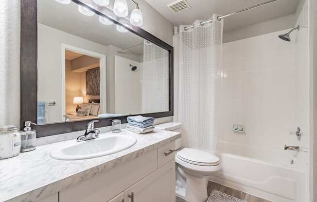 Bathroom With Bathtub at Portofino Apartment Homes, Florida