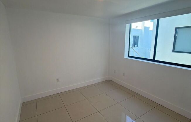 2 beds, 1 bath, 550 sqft, $1,995, Unit 821-205