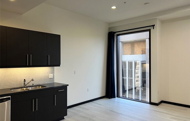 1 bed, 1 bath, 630 sqft, $2,175, Unit 1200