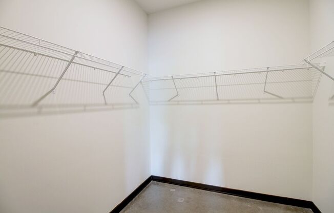 Studio, 1 bath, 1,271 sqft, $2,650, Unit 404