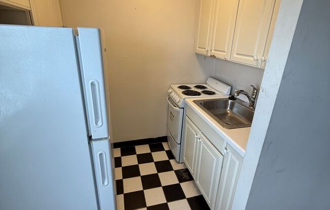Studio, 1 bath, 400 sqft, $850, Unit #311