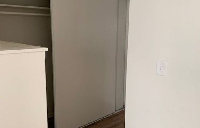1 bed, 1 bath, $1,925, Unit 14