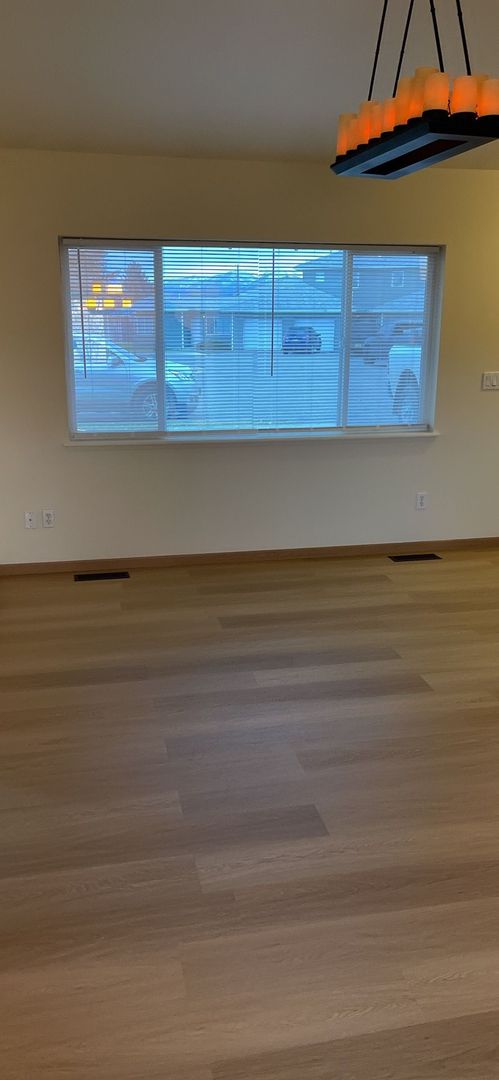 3 beds, 1.5 baths, 1,084 sqft, $2,000, Unit 29