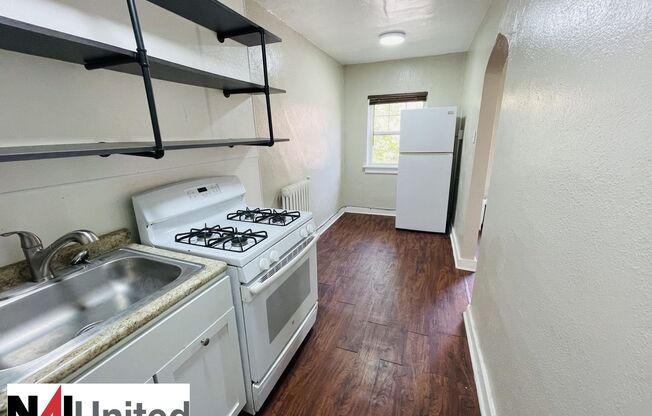 Studio, 1 bath, 390 sqft, $650, Unit Unit 204