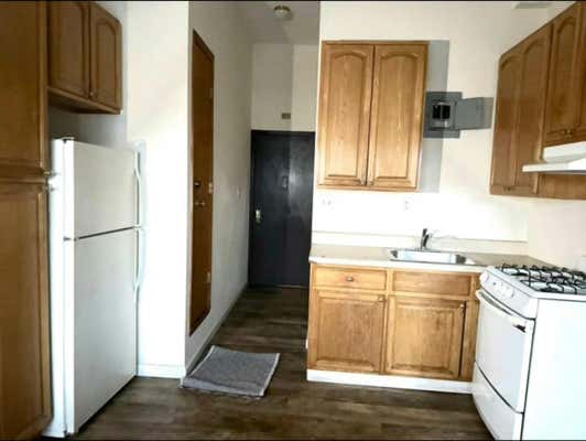 2 beds, 1 bath, 850 sqft, $2,100