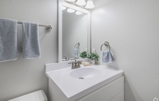 2 beds, 1.5 baths, 1,200 sqft, $1,504, Unit 8152R