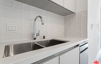 2 beds, 2 baths, $3,790, Unit 209