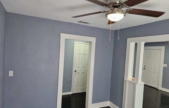 2 beds, 1 bath, $1,200