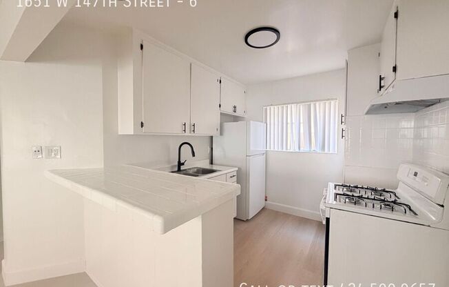 1651 W 147 ST