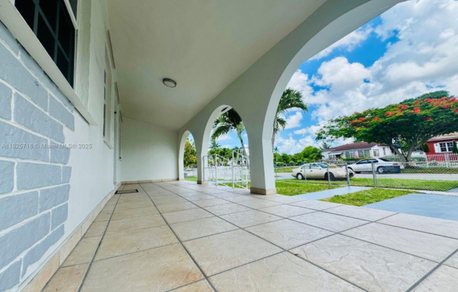 115 W 37 ST