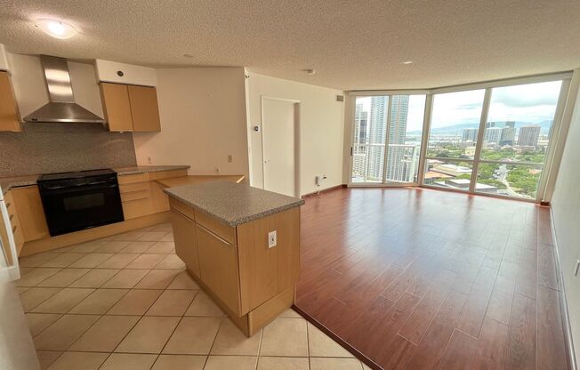 801 S. King Street - One Archer Lane 1 Bed 1 Bath with one Covered Parking Stall Excellent Condition!!