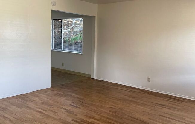 2 beds, 1 bath, $2,450, Unit 07