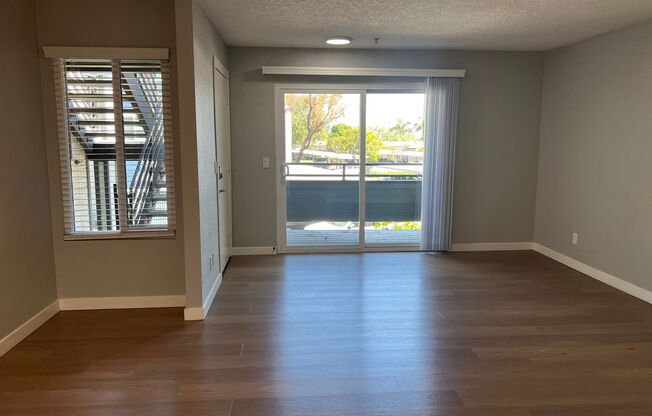 2 beds, 1 bath, 821 sqft, $2,760, Unit F022