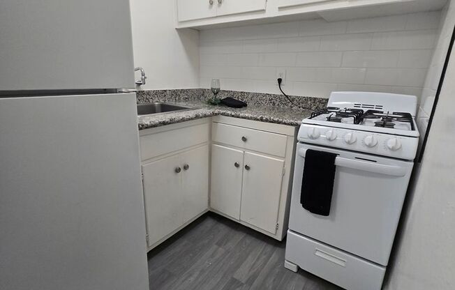 1560 Fairmont Manor Apartments