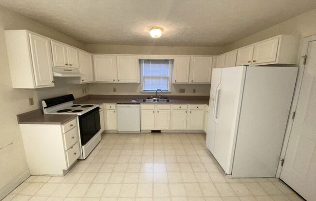 3 beds, 2 baths, $1,550