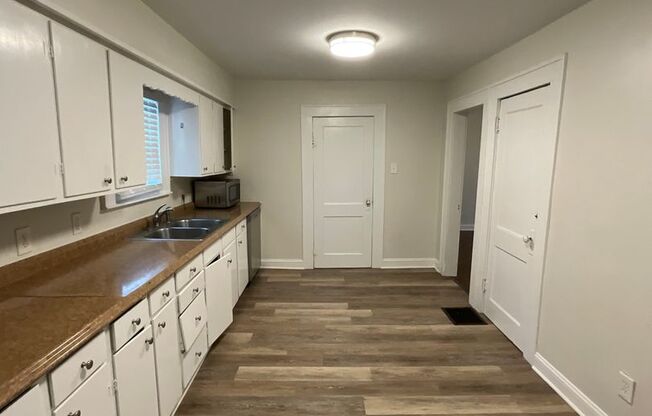 2 beds, 1 bath, $1,495