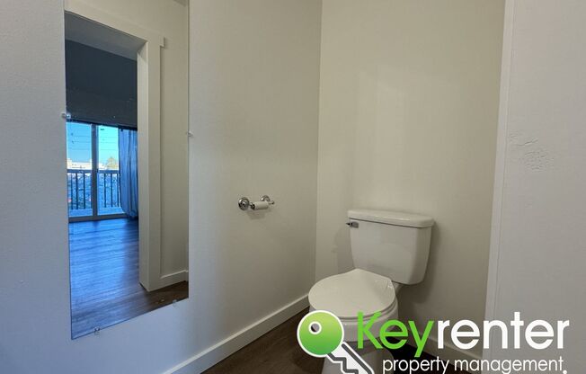 2 beds, 1.5 baths, 1,000 sqft, $2,000, Unit Unit A (Upstairs)