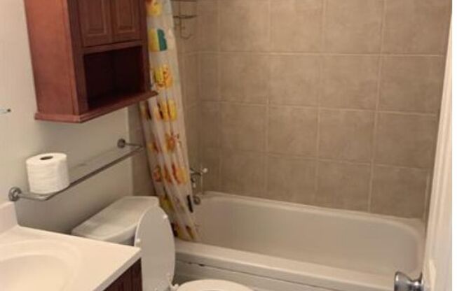 Lovely 2 BR home in Old Goucher