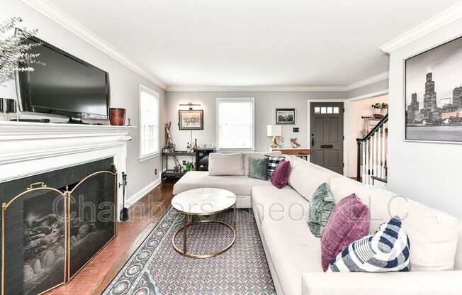 700 S GEORGE MASON DR