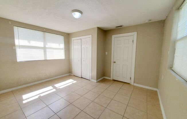 3 beds, 1 bath, $2,095