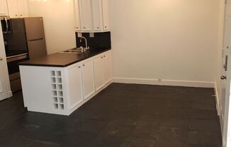 1 bed, 1 bath, $975, Unit 18