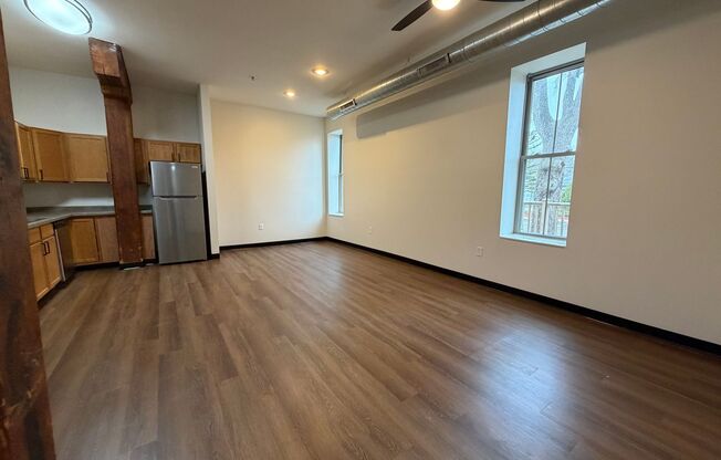 2 beds, 1 bath, 738 sqft, $1,440, Unit 351-104