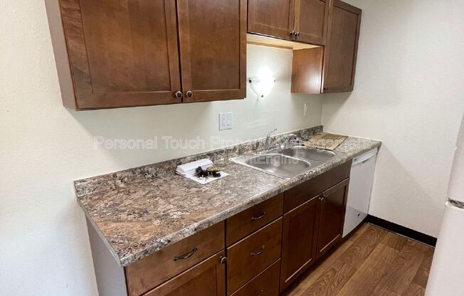 Studio, 1 bath, 400 sqft, $595, Unit 11a