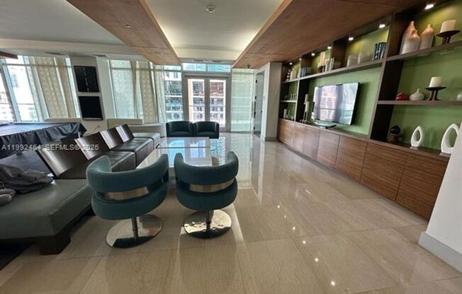 2 beds, 2 baths, 1,123 sqft, $4,650, Unit 55 SE 6th St # 3302