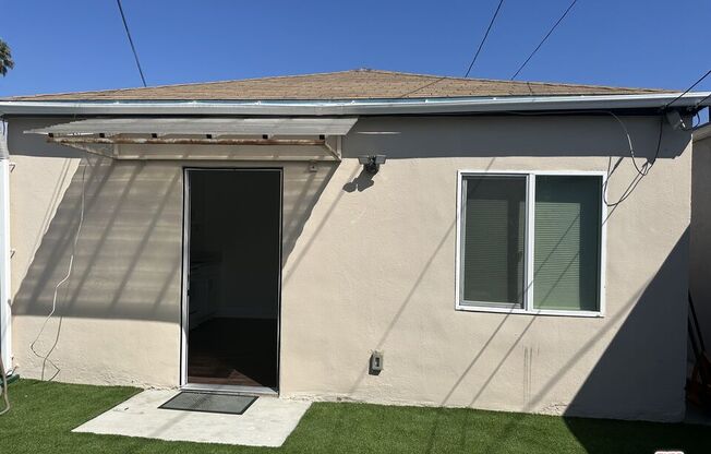 Studio, 1 bath, 395 sqft, $2,200