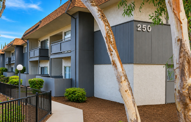 1 bed, 1 bath, 602 sqft, $2,195, Unit 32