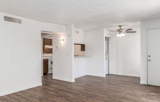 1 bed, 1 bath, 580 sqft, $1,075, Unit 310