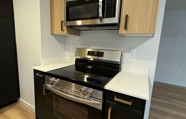 2 beds, 1 bath, $2,249, Unit Unit C