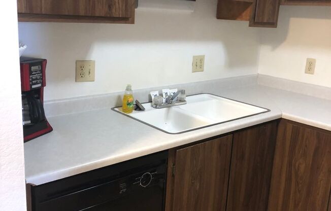 1 bed, 1 bath, 695 sqft, $950, Unit 205