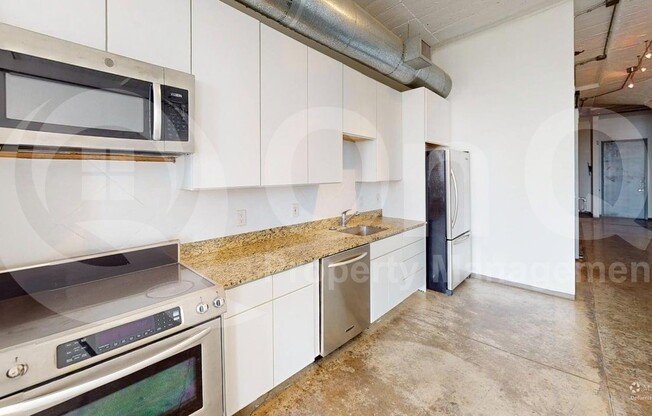 1 bed, 1 bath, 1,039 sqft, $1,649, Unit 911