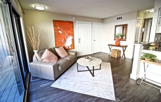 2 beds, 1 bath, 803 sqft, $1,425, Unit 4912-04