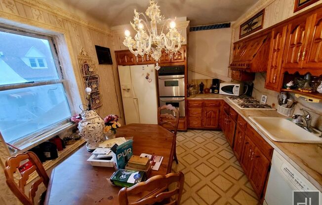 3 beds, 1 bath, 1,200 sqft, $3,600, Unit 2