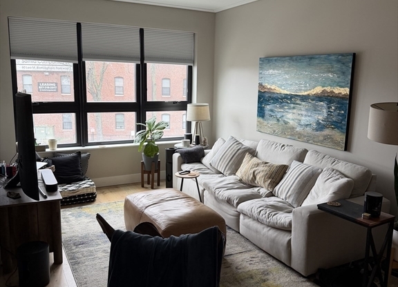 1 bed, 1 bath, 725 sqft, $3,700, Unit 209