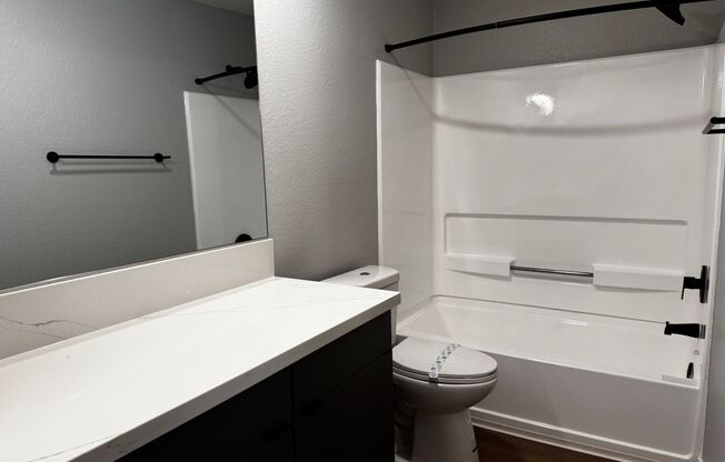 1 bed, 1 bath, 704 sqft, $2,330, Unit 657