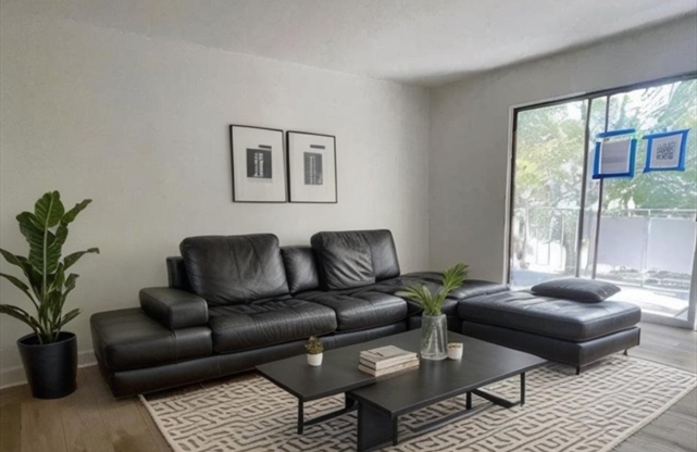 1 bed, 1 bath, 650 sqft, $1,950, Unit 23